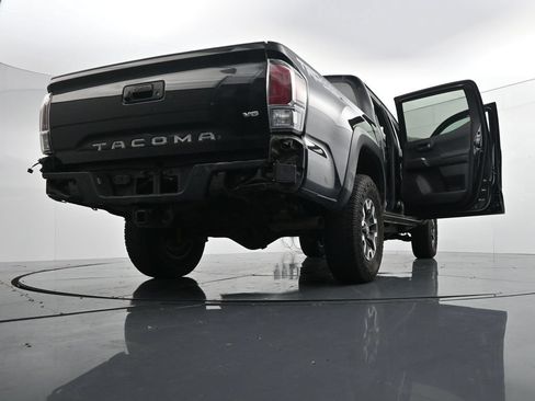 Used 2022 Toyota Tacoma TRD Off-Road w/ Technology Package AWD/4WD image 41