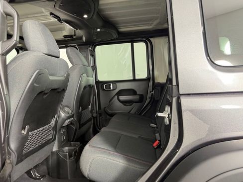 Used 2025 Jeep Wrangler Rubicon image 25