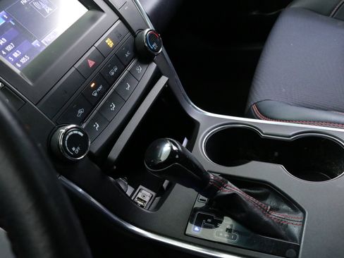 Used 2017 Toyota Camry SE image 18