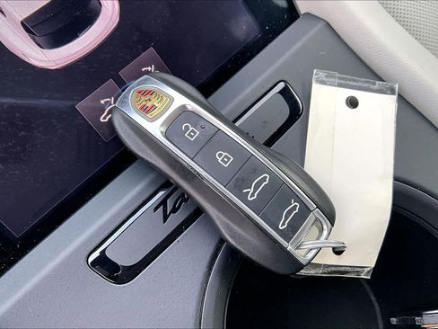 Used 2022 Porsche Taycan 4 Cross Turismo image 14