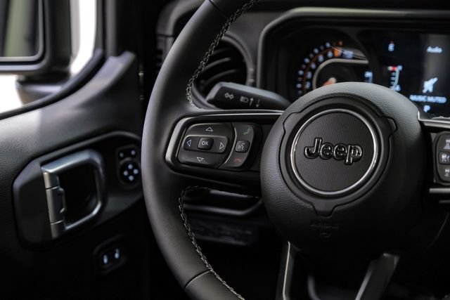 Used 2025 Jeep Gladiator Sport AWD/4WD image 49