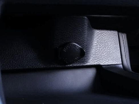 Certified 2019 Toyota Avalon XLE image 31