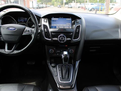 Used 2018 Ford Focus Titanium FWD image 10