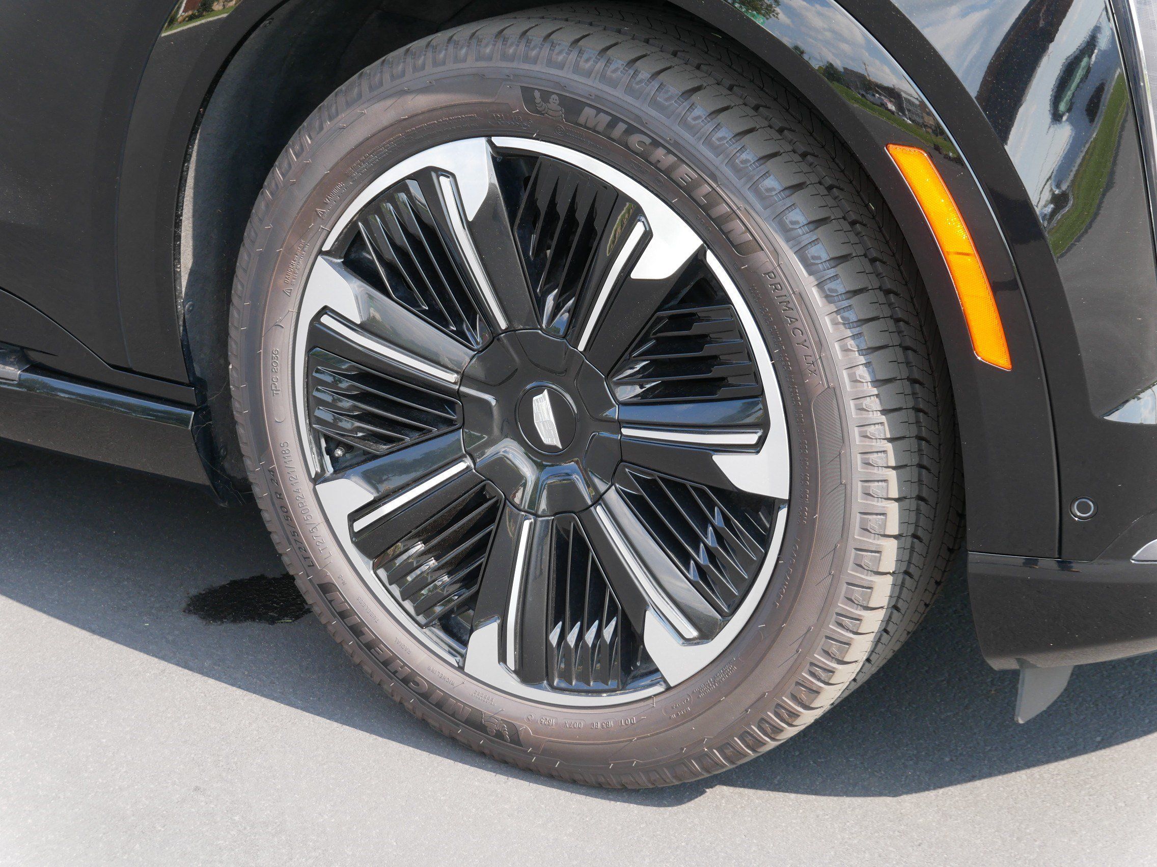 Used 2026 Cadillac Escalade IQ Sport 1 w/ LPO, Floor Liner Package AWD/4WD image 13