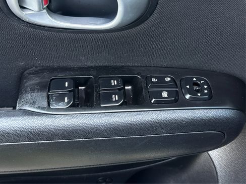Used 2014 Kia Soul + FWD image 20
