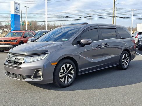 Certified 2025 Honda Odyssey EX-L image 3