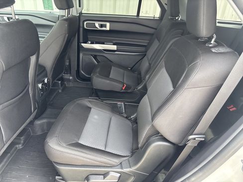 Used 2022 Ford Explorer XLT image 27
