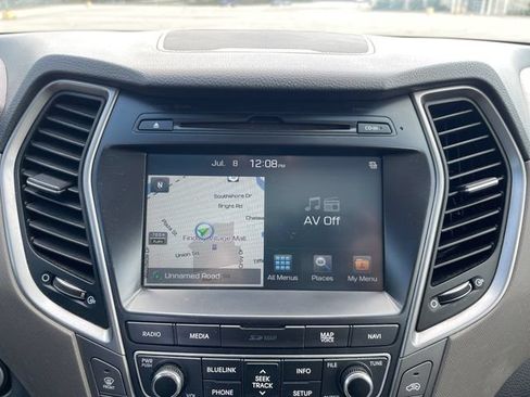 Used 2017 Hyundai Santa Fe AWD image 26