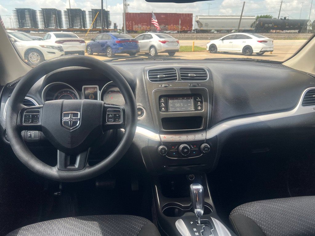 Used 2019 Dodge Journey SE FWD image 19
