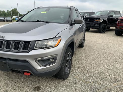 Used 2019 Jeep Compass Trailhawk AWD/4WD image 11