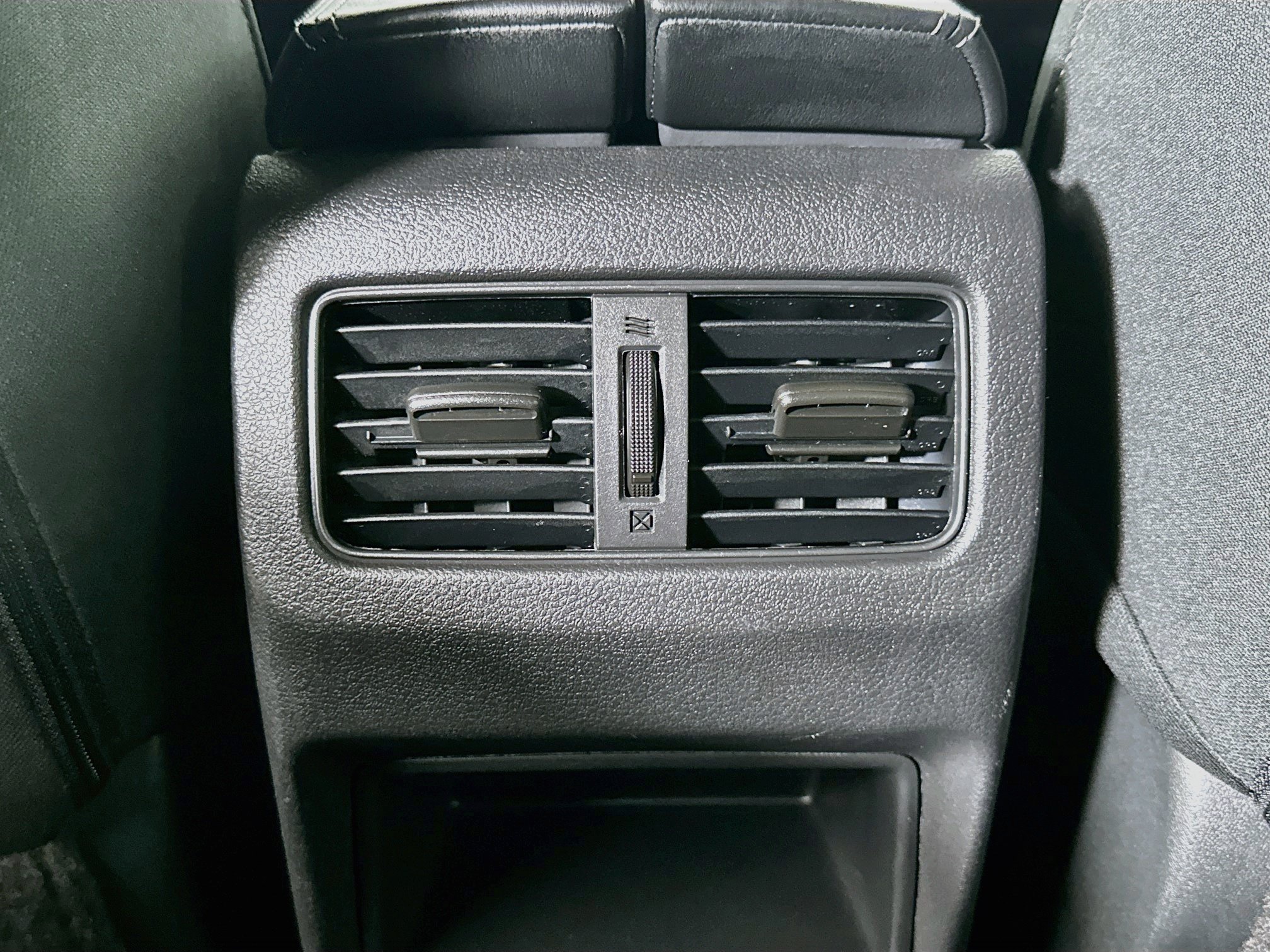 Used 2023 Nissan Rogue S FWD image 27