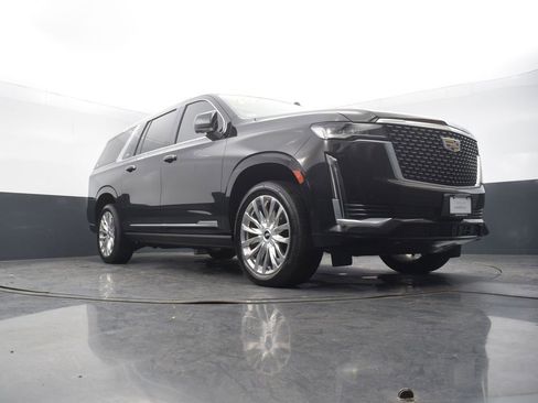 Used 2023 Cadillac Escalade ESV Premium Luxury w/ Performance Package AWD/4WD image 50