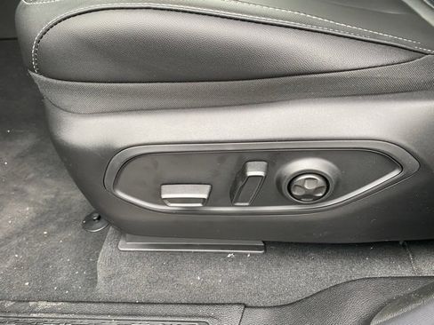 New 2025 Jeep Grand Cherokee Limited image 17