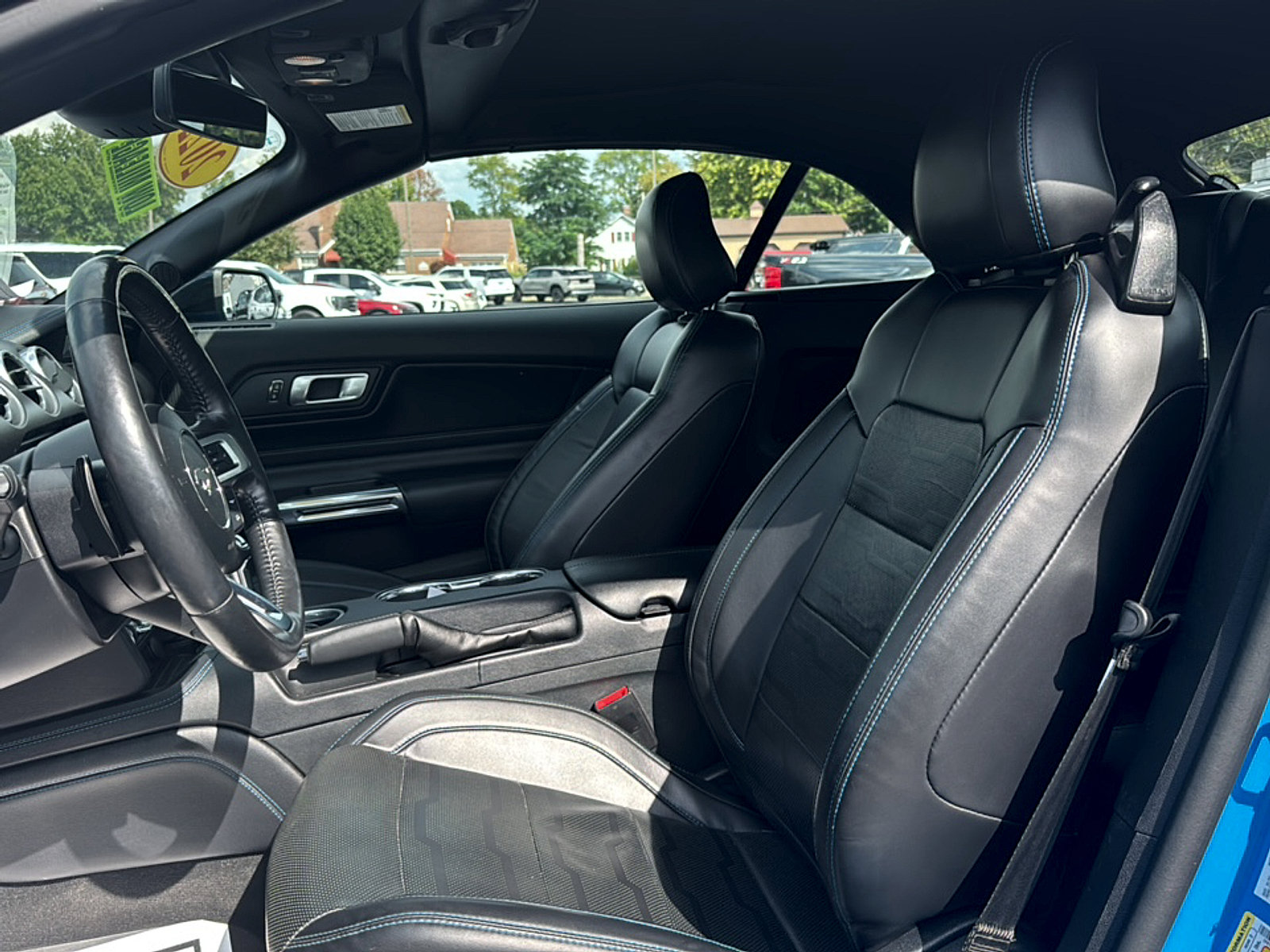 Used 2022 Ford Mustang GT Premium w/ Equipment Group 401A RWD image 6