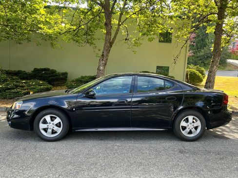 Used 2007 Pontiac Grand Prix FWD image 2