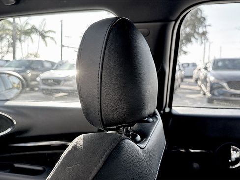 Used 2017 MINI Cooper Clubman S image 17