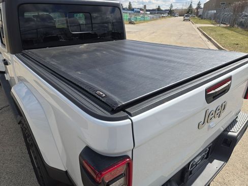 Used 2020 Jeep Gladiator Overland image 15