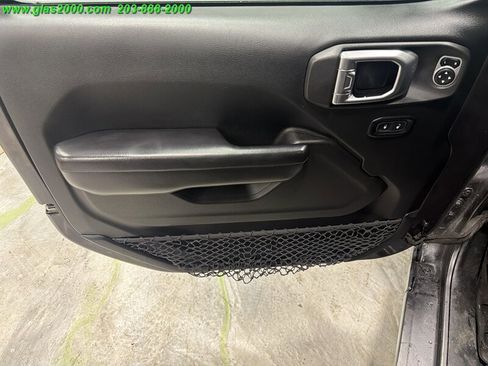 Used 2019 Jeep Wrangler Unlimited Sport S image 25