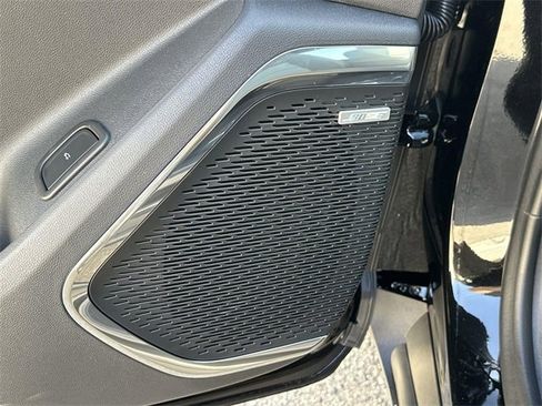 New 2025 GMC Acadia Elevation image 19