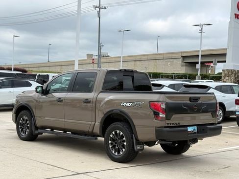Used 2021 Nissan Titan PRO-4X w/ Pro-4x Convenience Package AWD/4WD image 8