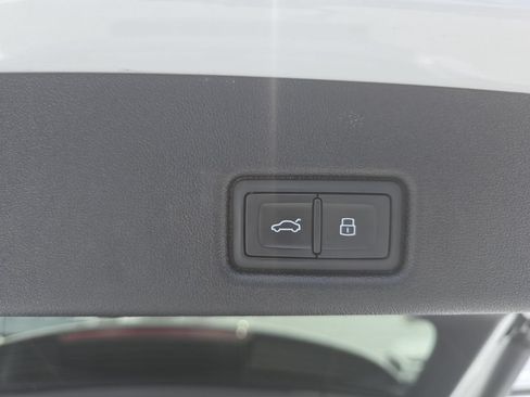 Certified 2025 Audi Q5 Premium w/ Convenience Package AWD/4WD image 25