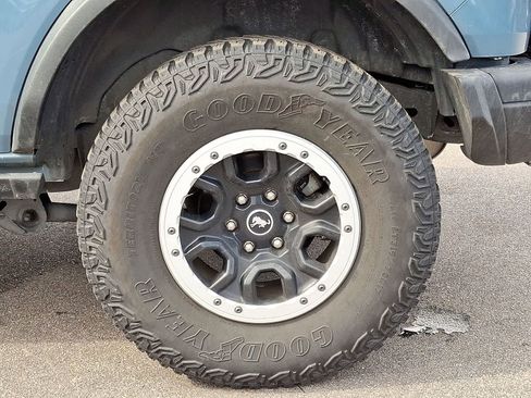 Used 2023 Ford Bronco Badlands image 36