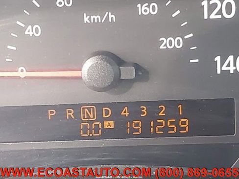 Used 2004 Nissan Titan LE w/ (Tow) Big Tow Pkg image 12