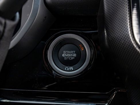 Used 2025 RAM 3500 Limited AWD/4WD image 23