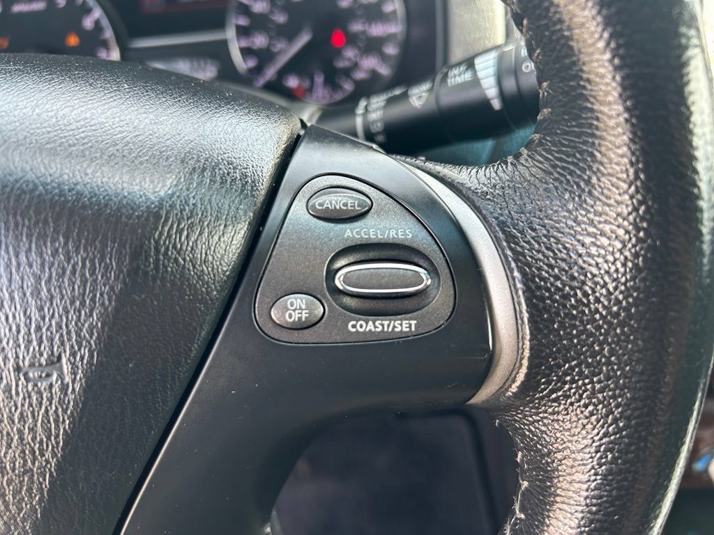 Used 2013 Nissan Pathfinder SL AWD/4WD image 13