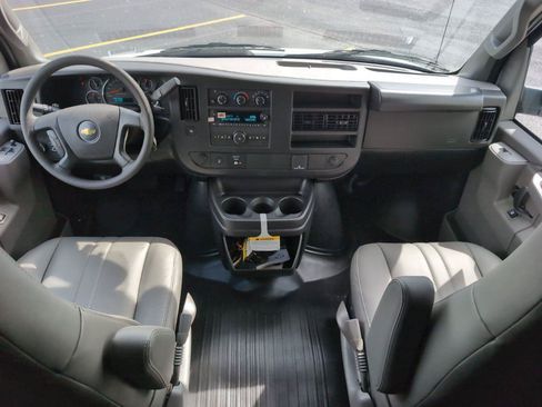 New 2026 Chevrolet Express 2500 Extended RWD image 33