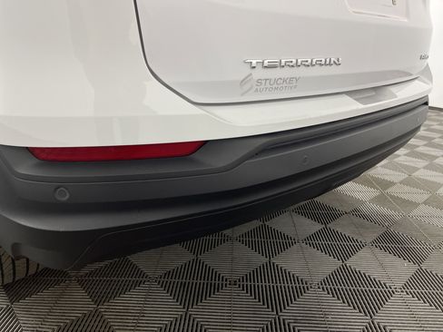 Used 2023 GMC Terrain SLE image 6