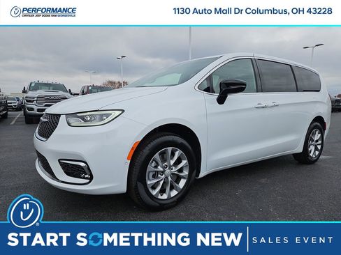 New 2026 Chrysler Pacifica Select image 3