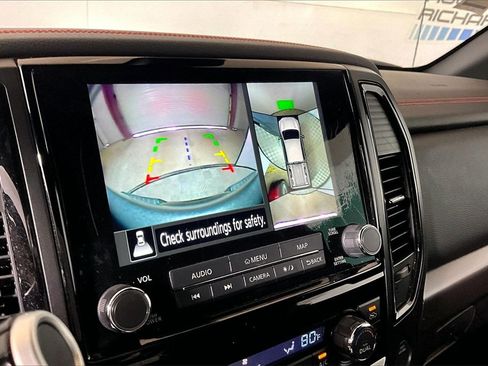 Used 2021 Nissan Titan PRO-4X w/ Pro-4x Convenience Package image 17