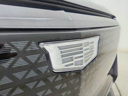 Used 2024 Cadillac Lyriq Sport image 16