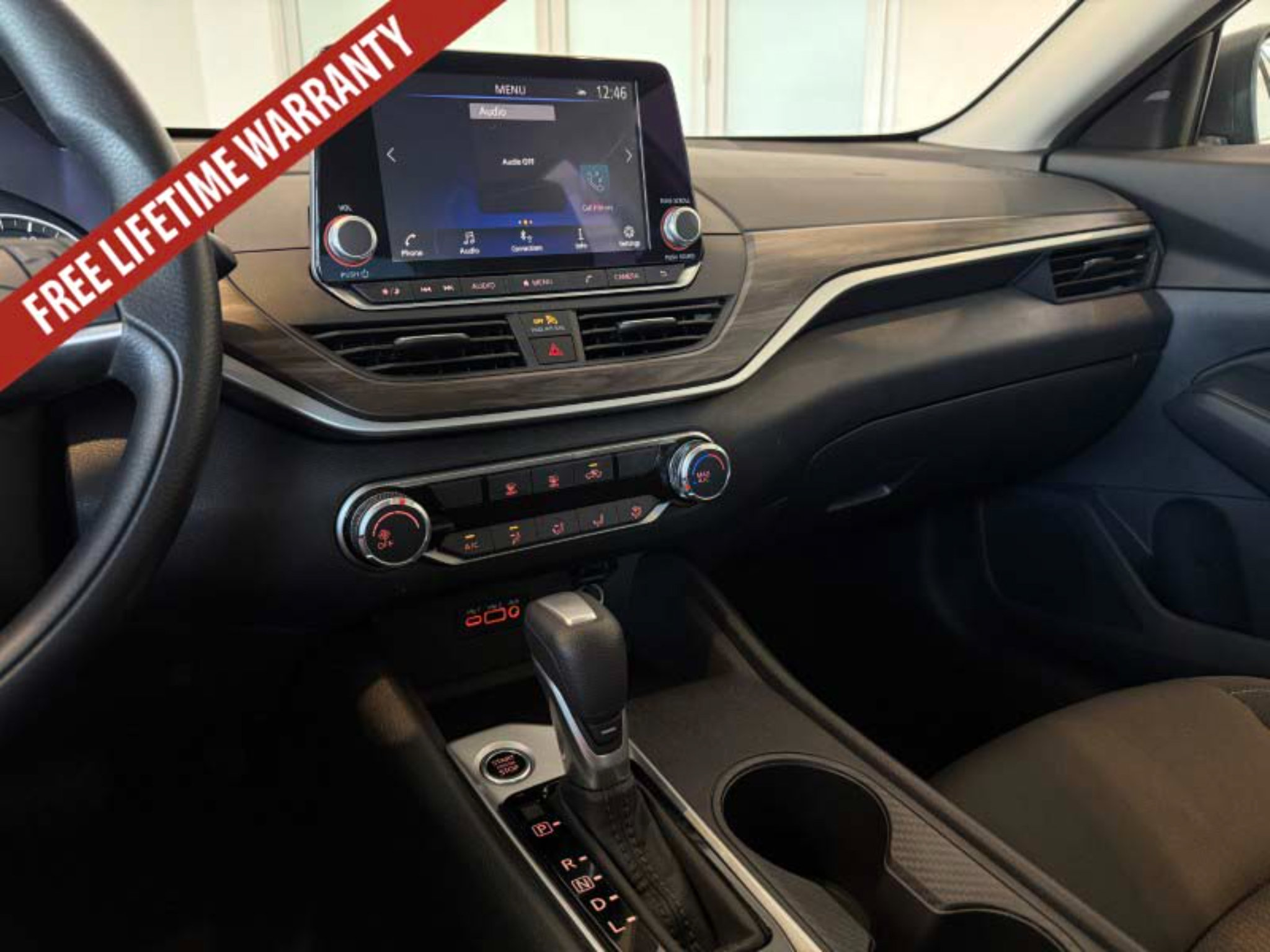 Used 2025 Nissan Altima 2.5 SV FWD image 33