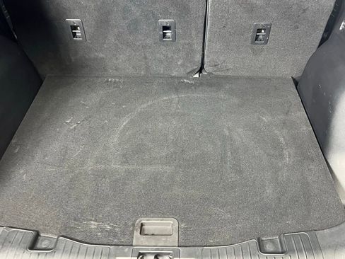 Used 2025 Ford Escape SE image 33