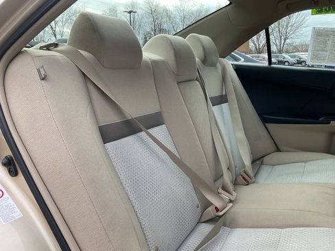 Used 2012 Toyota Camry LE image 32