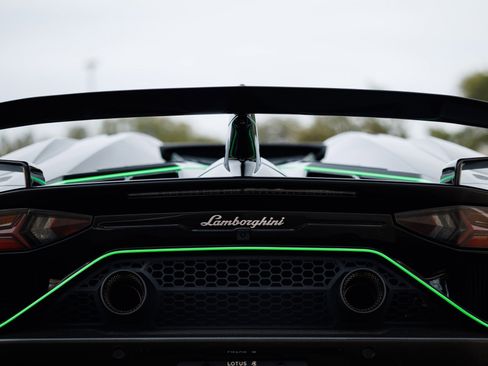 Used 2021 Lamborghini Aventador SVJ image 47