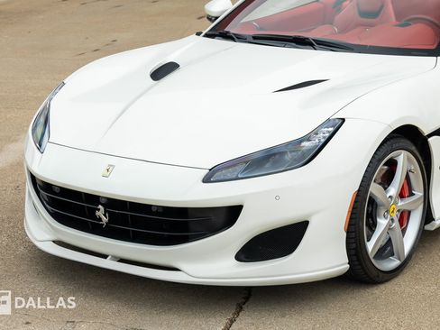 Used 2019 Ferrari Portofino RWD image 6