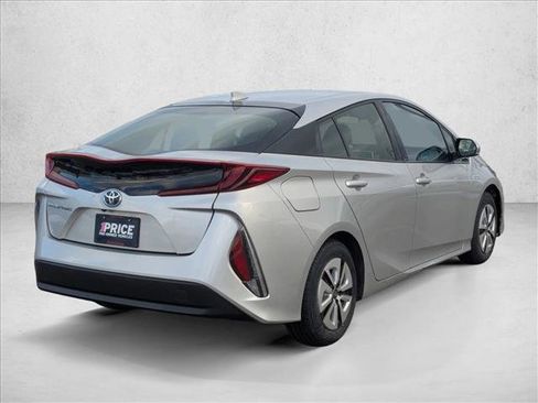 Used 2017 Toyota Prius Prime Plus image 5