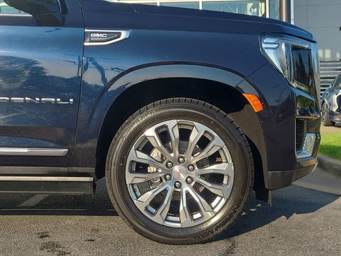 Used 2023 GMC Yukon Denali RWD image 9