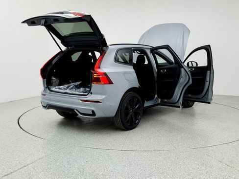 New 2026 Volvo XC60 B5 Ultra w/ Climate Package image 11