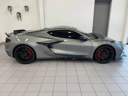 Used 2023 Chevrolet Corvette Z06 w/ Stealth Interior Trim Package RWD image 32