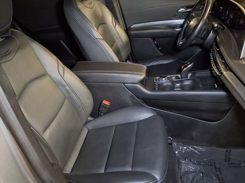 Used 2024 Cadillac XT4 Premium Luxury image 23