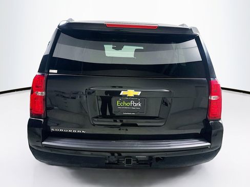Used 2018 Chevrolet Suburban LT image 7