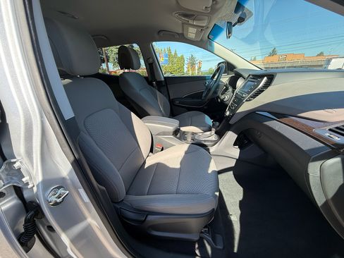 Used 2018 Hyundai Santa Fe Sport image 16