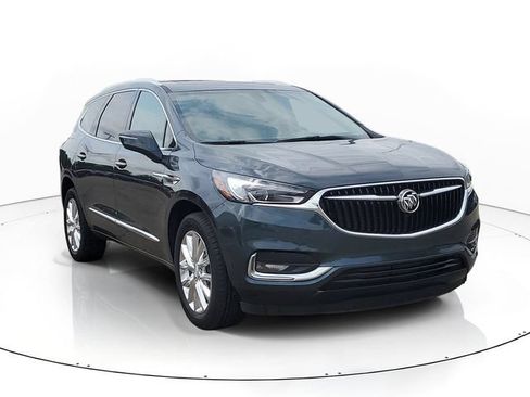 Used 2020 Buick Enclave Essence w/ Trailering Package, 5000 lbs. FWD image 2