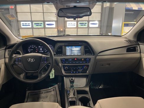 Used 2016 Hyundai Sonata SE w/ Cargo Package image 29