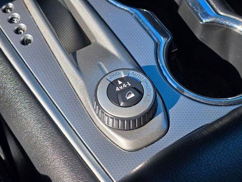 Used 2018 Nissan Pathfinder SL w/ Midnight Edition Package image 29