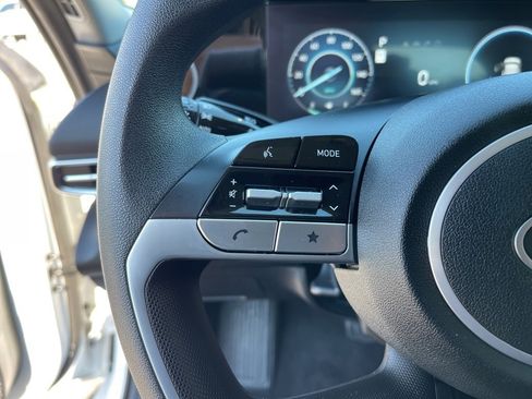 Used 2024 Hyundai Elantra SEL image 16